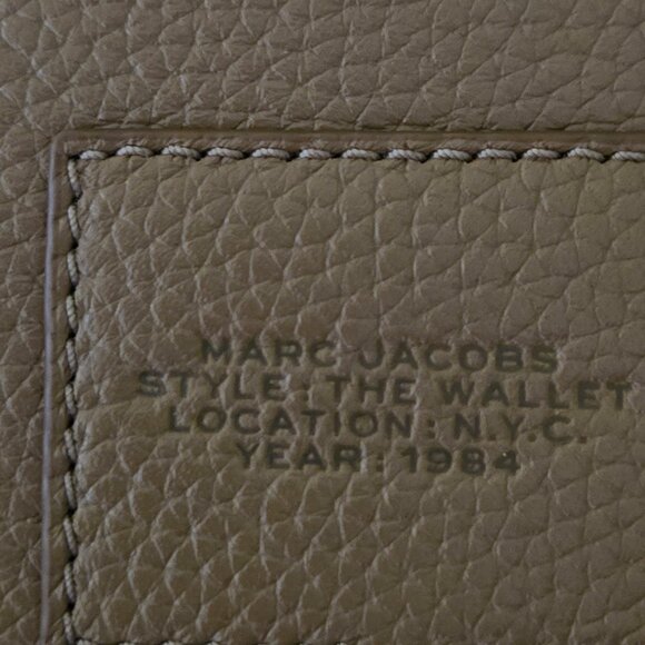 MARC JACOBS THE LEATHER CONTINENTAL WALLET - Picture 4 of 9